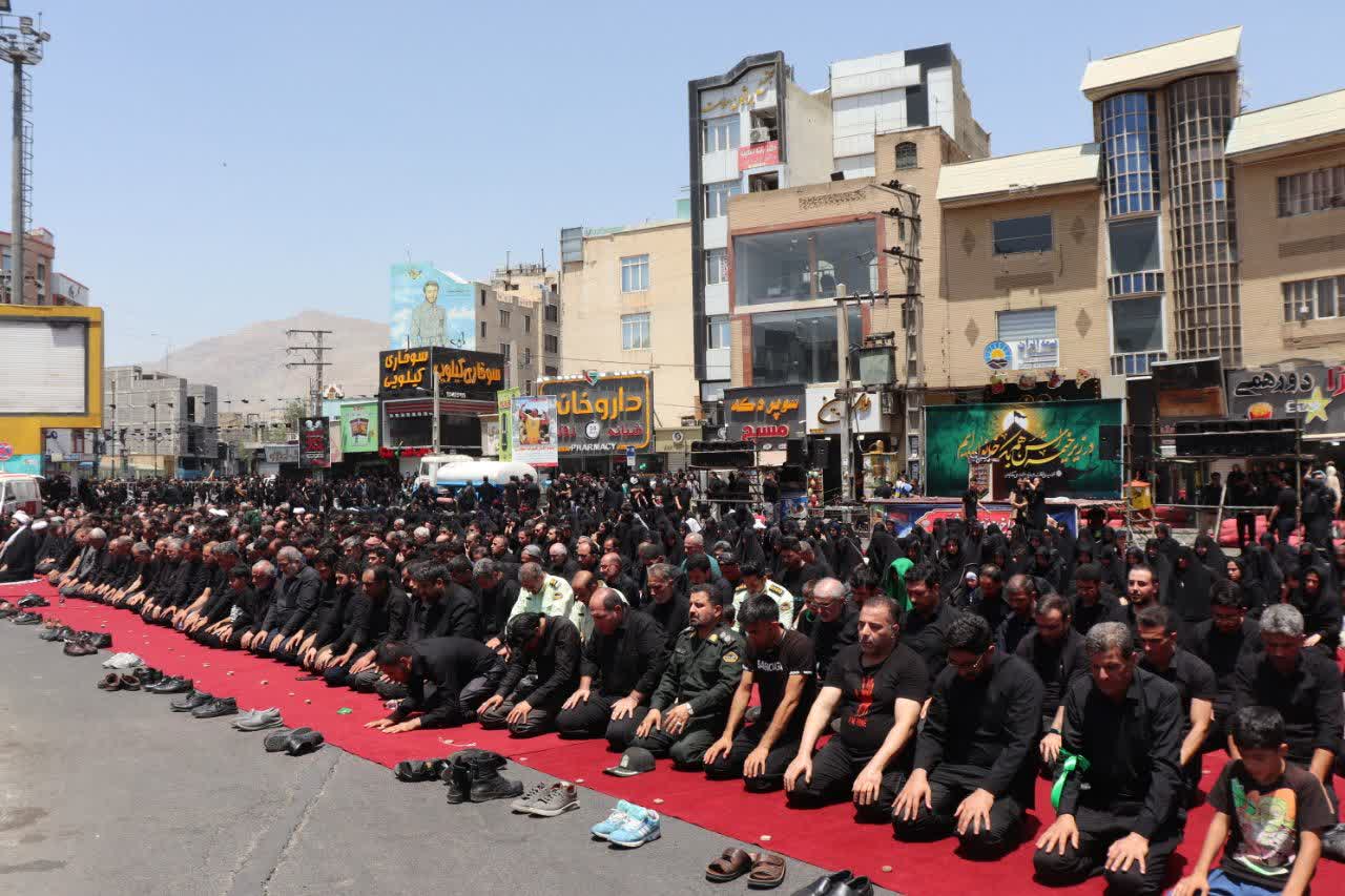 اقامه نماز ظهر عاشورا در شهرستان قدس