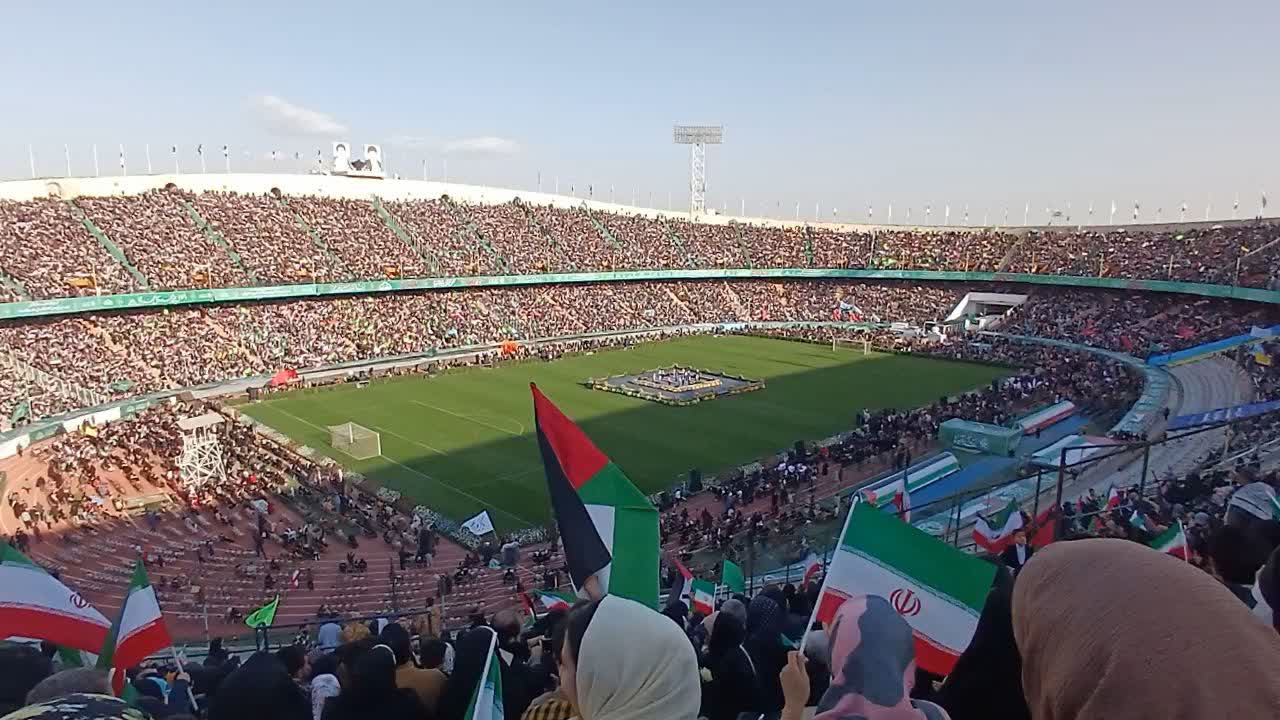 تحلیلی بر برگزاری مراسم قرآنی امام حسنی در استادیوم آزادی